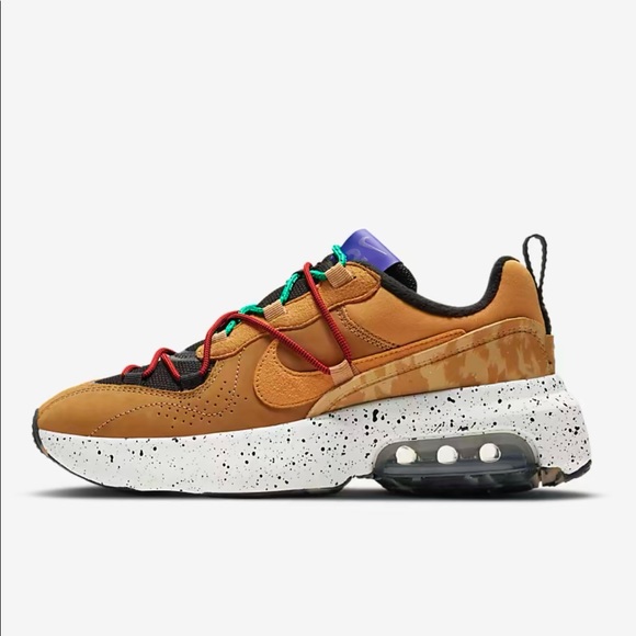 Nike Shoes - Nike Air Max Via